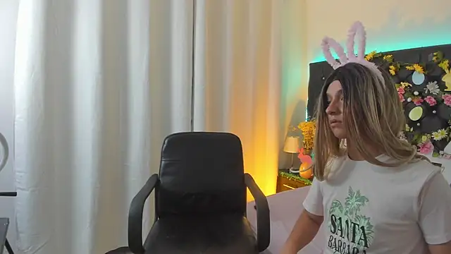 BellaRoge Show in webcam