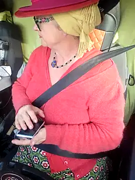 Chatroom XXX en direct de Hot-Muci