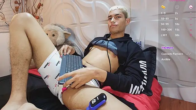 ItsZairen Show Webcam