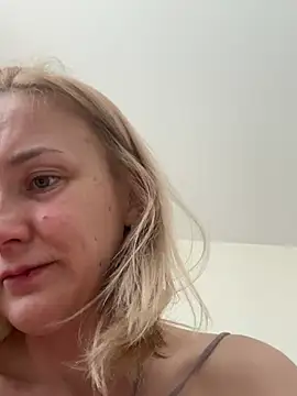 DianaNatur Show in webcam