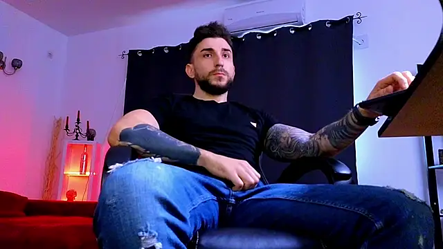 MightyAaron66 élő XXX-chatje