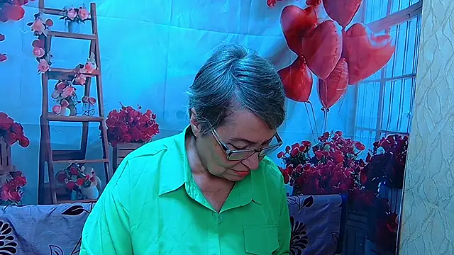 OlgaLuckのライブXXXチャット