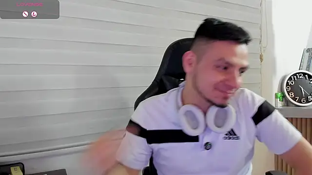 Онлайн чат XXX Rick_Adams