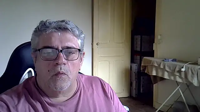 _hippo_: διαδικτυακό σόου στην κάμερα