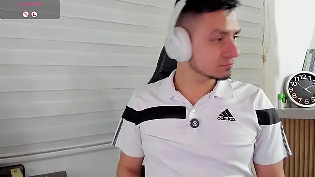 Pokazy przed kamerką – Rick_Adams