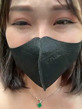 Emily-Nguyen Live XXX-chat