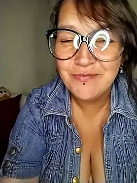 _Saraqueen Chat XXX in diretta