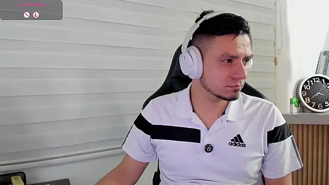 Chat XXX en directo de Rick_Adams