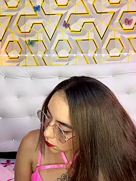 MelanyyJhonson15 Adlı Modelin Canlı XXX Sohbeti