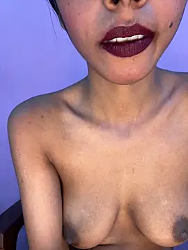 Small_Titss' Webcam Show