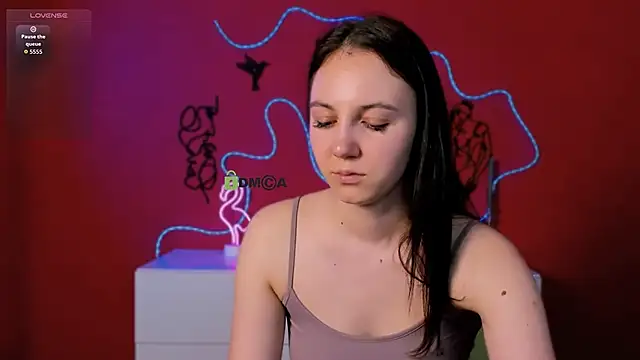 mira_vibe's Live XXX Chat