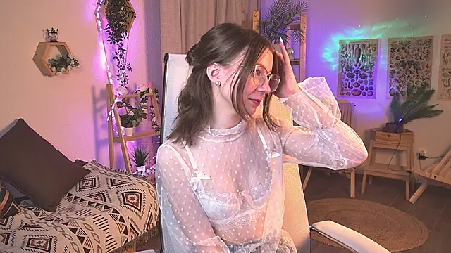 ElliFrankenweenie's Live XXX Chat