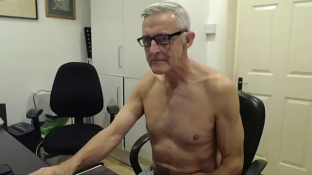 nakedcarpenteruk: διαδικτυακό σόου στην κάμερα