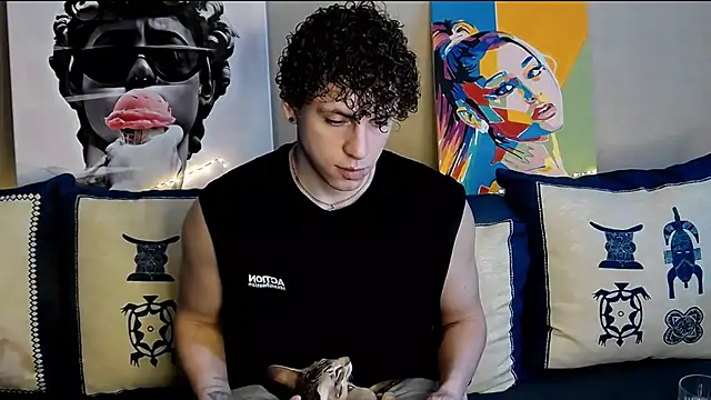 Show modela TylerGibson na web-kameri