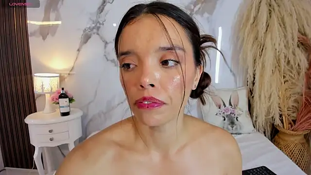 hannahill69 élő XXX-chatje