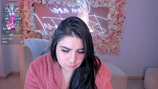 KendraClarkX élő XXX-chatje