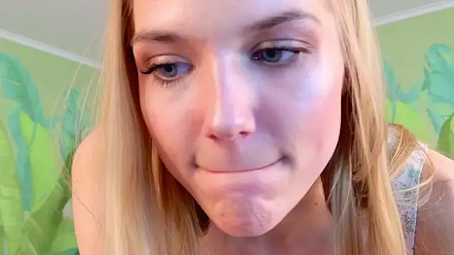 4example_ChloeのライブXXXチャット