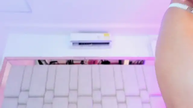 Živý XXX chat JoliCost