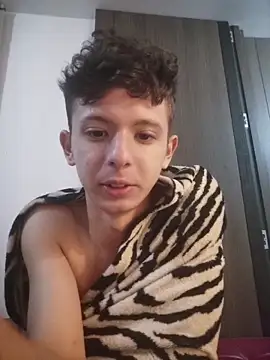 XXX chat uživo modela Daniel_Roy