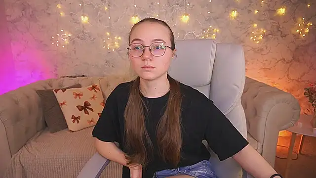 Онлайн чат XXX ArrinaWairr