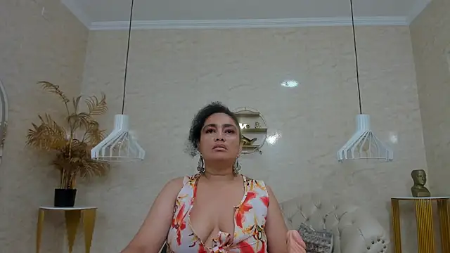 Bianca_Millf Chat XXX in diretta