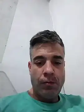 Pepepepeppepelej: διαδικτυακό σόου στην κάμερα