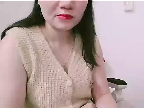 XXX chat uživo modela Suhynxx