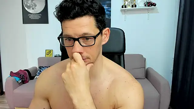 دردشة BrutusK08 الجنسية المباشرة