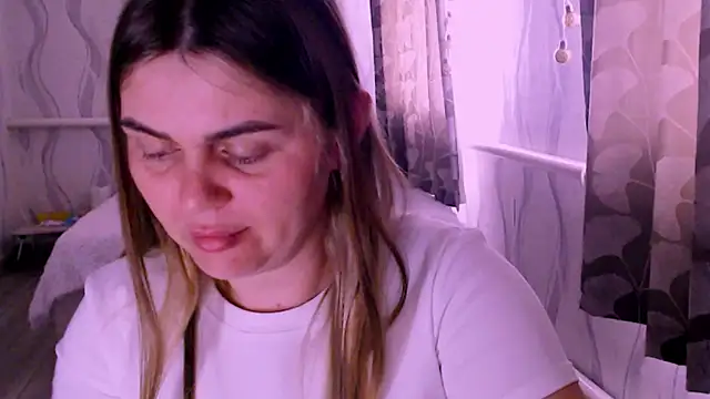 MagicKatarina_ Adlı Modelin Canlı XXX Sohbeti