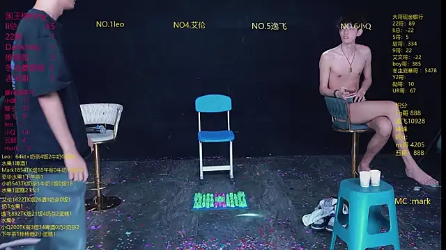 Show modela AAA-winner na web-kameri