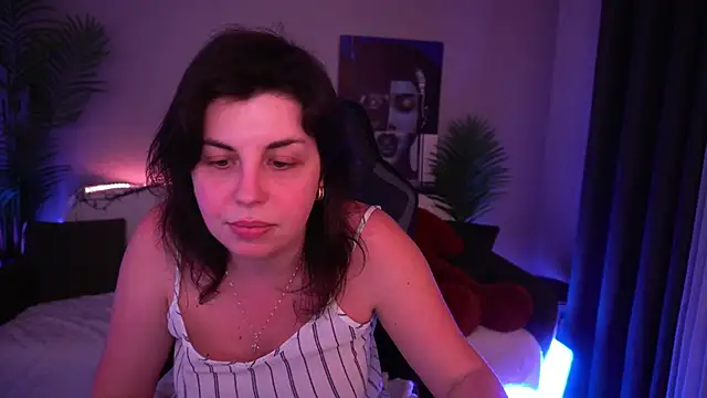 MirandaWong Adlı Modelin Canlı XXX Sohbeti