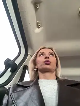 VikaBunny1 live XXX chat