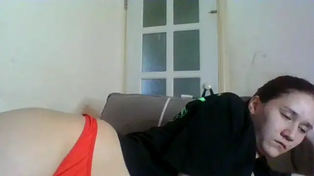 Chat +18 de NickiKisinger ao vivo