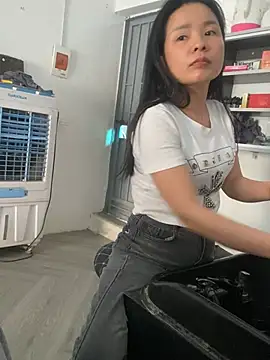 Chat +18 de Ivy_Trix2 ao vivo