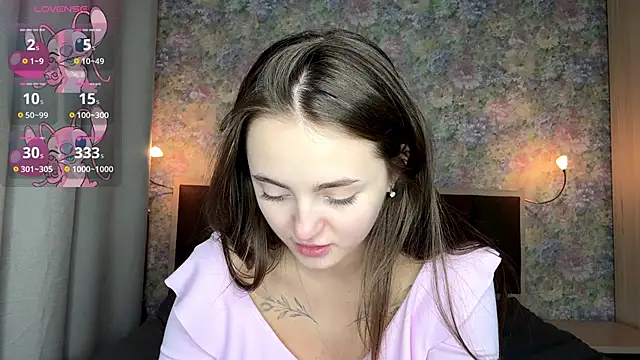 Онлайн чат XXX LoraDavi