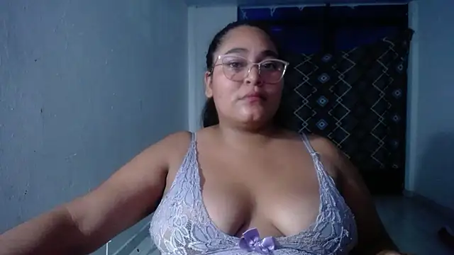 sirena_15 Adlı Modelin Canlı XXX Sohbeti