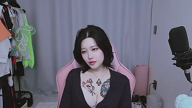 MISA_02 Adlı Modelin Canlı XXX Sohbeti