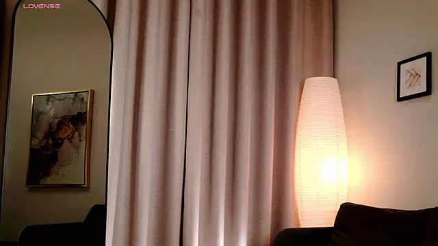 AdriaNochi's Live XXX Chat