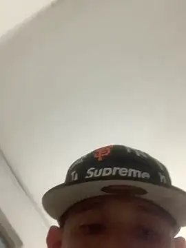 GeorgiandCoi: διαδικτυακό σόου στην κάμερα