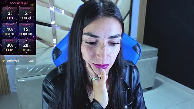 Maily_a_ Live XXX Chat