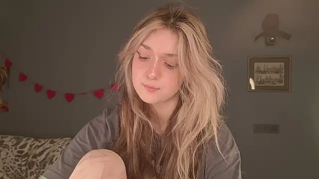 Chatroom XXX en direct de BellaSink