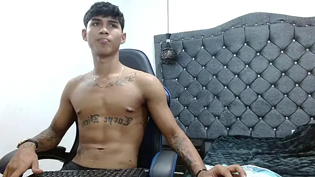 luka_big18's Live XXX Chat