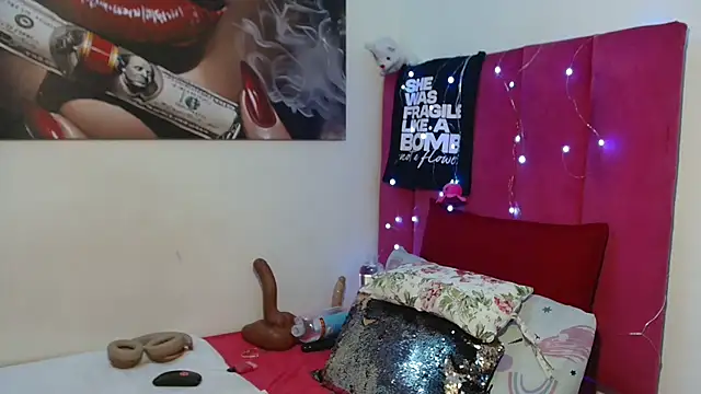 Moreish-06's Live XXX Chat