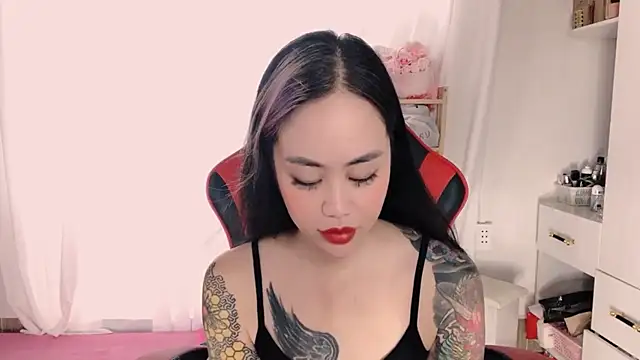 Lookme8's Live XXX Chat