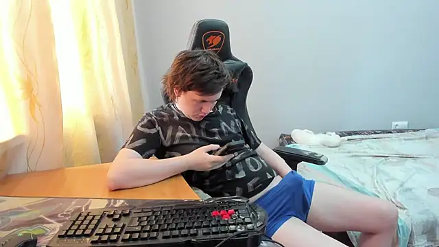 iliaskrislove 网络视讯表演