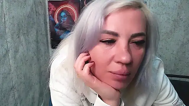 EmmaCat_ Chat XXX live