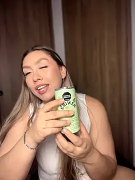 Im_sophiie's Live XXX Chat