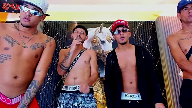 Show modela the_knights_of_the_night_ na web-kameri