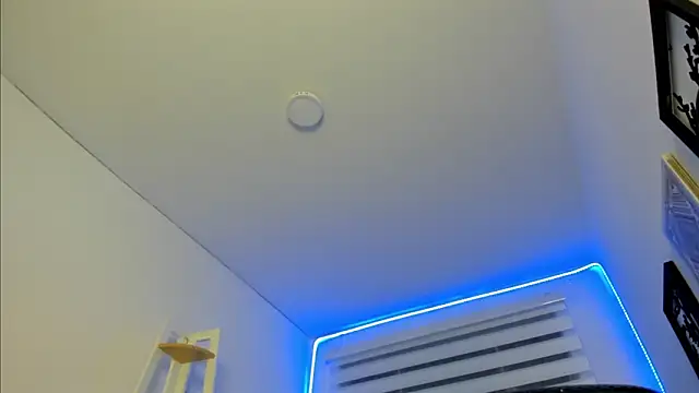 Pokazy przed kamerką – Sara_Red_X