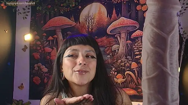 6Briela9_ Adlı Modelin Canlı XXX Sohbeti